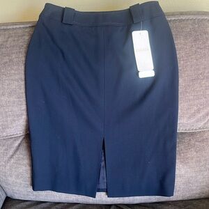 NWT Escada Rock Skirt. Navy blue size 6